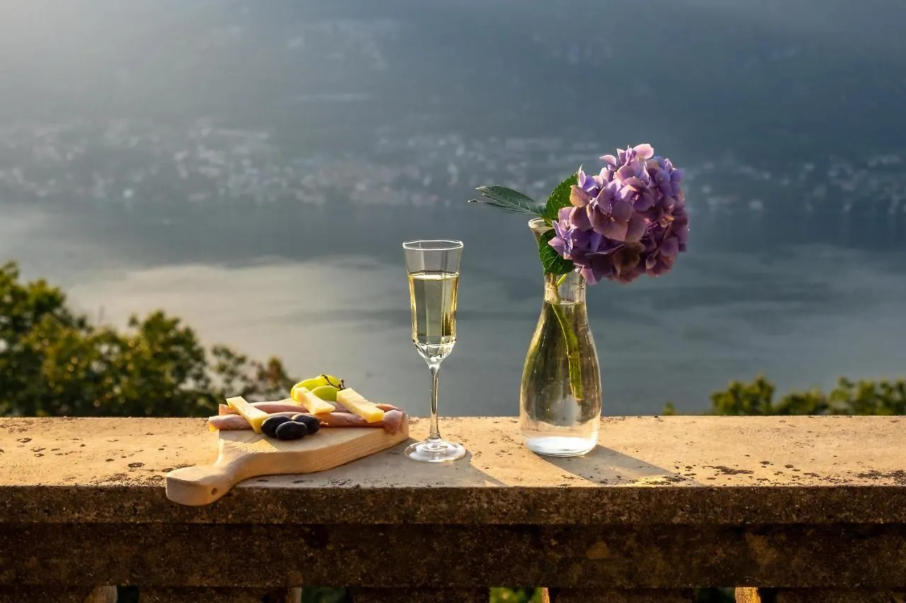 B&B Villa Le Ortensie Faggeto Lario 0*,  Italy
