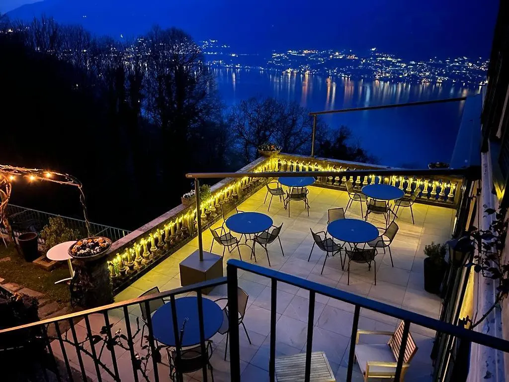ベッド・アンド・ブレックファスト B&B Villa Le Ortensie Faggeto Lario